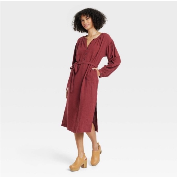 Universal Thread Dresses & Skirts - Balloon Long Sleeve
Tie-Front Shirtdress Midi - Universal
Thread Burgundy